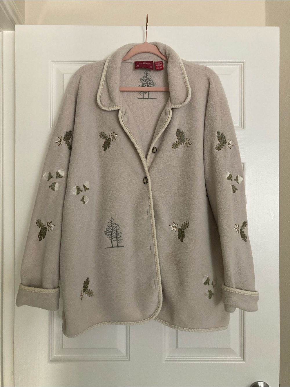 Holiday Lodge 4X Cream Acorns Button Down Fleece